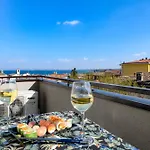 Jack's Penthouse Desenzanoloft Official Partner Homes & By Marriott Bonvoy *