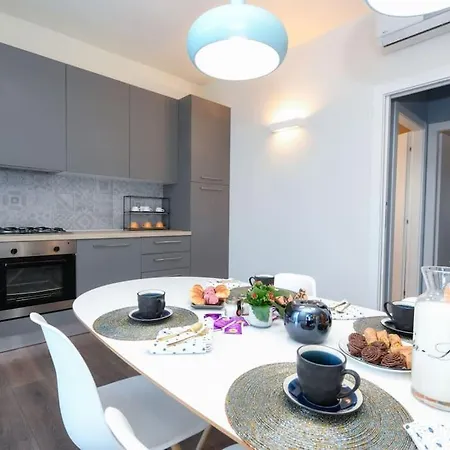 Apartment Desenzanoloft Official Partner Marriott Homes & - Jack's Penthouse Desenzano del Garda