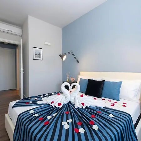 Jack's Penthouse Desenzanoloft Official Partner Homes & By Marriott Bonvoy * ديسينسانو ديل غاردا