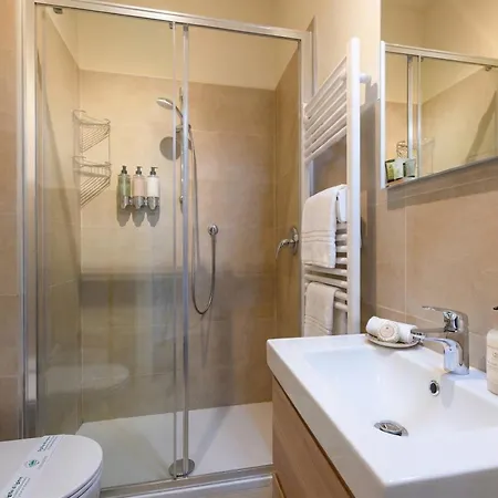 Jack's Penthouse Desenzanoloft Official Partner Homes & By Marriott Bonvoy * Desenzano del Garda