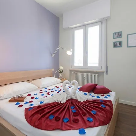 شقة Jack's Penthouse Desenzanoloft Official Partner Homes & By Marriott Bonvoy